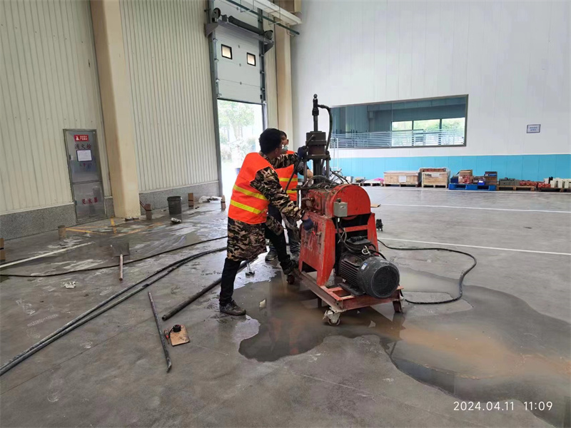 万江街道厂房地面下沉塌陷注浆加固施工